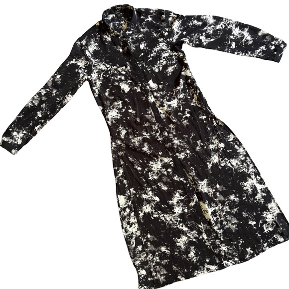 GUESS BLACK AND WHITE MARBLE PRINT TIE FRONT BUTTON DOWN BLOUSE SIZE XS - Picture 2 of 12